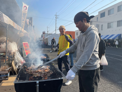 焼いている上野係長